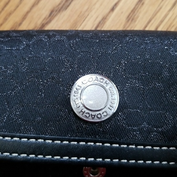 Authentic Coach Signature Wallet - Picture 7 of 8